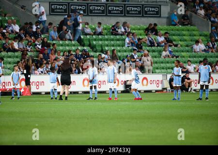 MELBOURNE, AUSTRALIE - 19 MARS : les joueurs se promèchent sur le terrain lors du match De football A-League entre le Melbourne City FC et la victoire de Melbourne à l'AAMI Park on 19 mars 2022 à Melbourne, en Australie. Banque D'Images
