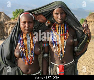 Membres de la tribu d'Arbore photographiés dans la vallée d'Omo, en Ethiopie, Banque D'Images