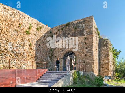 Porte d'entrée au château de Kalamata, 13th siècle, ville de Kalamata, péninsule du Péloponnèse, région du Péloponnèse, Grèce Banque D'Images