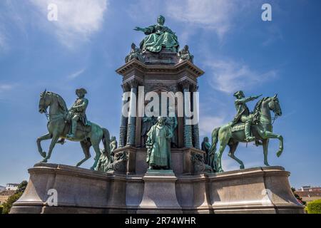 Le monument de l'impératrice Maria Theresa sur Maria Theresa Platz, Vienne, Autriche Banque D'Images