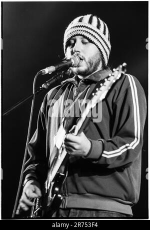 Mal dessiné Boy – Damon Michael Gough – jouer au Reading Festival, 26 août 2000. Photo : Rob Watkins Banque D'Images