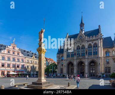 Erfurt, place Fischmarkt, maison Haus zum Breiten Herd, Hôtel de ville, statue Römer (romaine), Vieille ville de Thuringe, Allemagne Banque D'Images