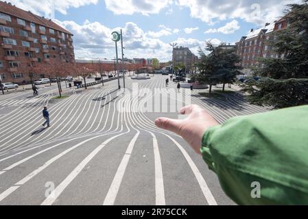 Superkilen, parc public de skate avec lignes blanches, Copenhague, Danemark Banque D'Images