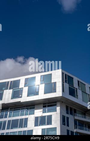 Maison d'appartements moderne dans le quartier d'Orestad, Copenhague, Danemark Banque D'Images