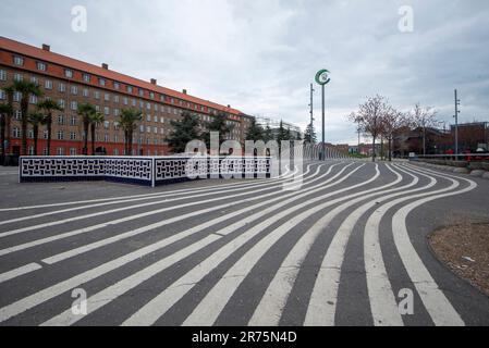 Superkilen, parc public de skate avec lignes blanches, Copenhague, Danemark Banque D'Images