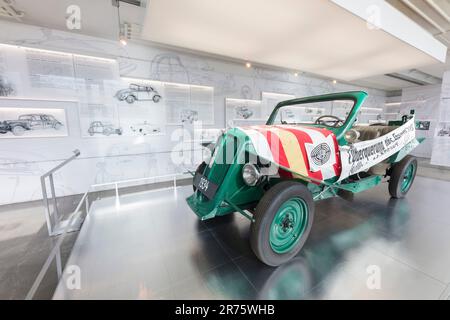 Exposition automobile dans le centre d'accueil Kaiser-Franz-Josefs Höhe, voitures classiques, sur les côtés Banque D'Images