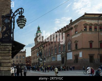 Italie, Bologne, Piazza del Nettuno, scène de rue Banque D'Images