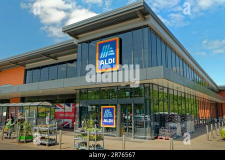 Magasin Aldi au Royaume-Uni à Northwich à Cheshire, en Angleterre. Banque D'Images