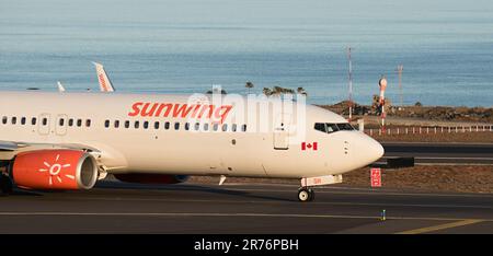 Ténérife, Espagne 4 juin 2023. Boeing 737-800 de SUNWING AIRLINES. Image d'un vol EN avion DE SUNWING AIRLINES à Ténérife Banque D'Images