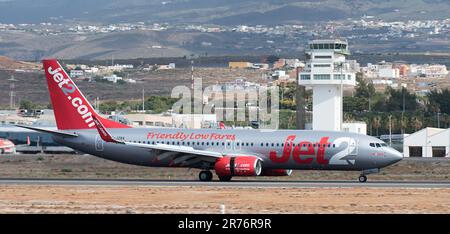 Ténérife, Espagne 2 juin 2023. Boeing 737-86N de Jet2 Airlines le Jet 2 est une compagnie aérienne britannique à faible coût. Démarrage de l'avion sur la piste Banque D'Images