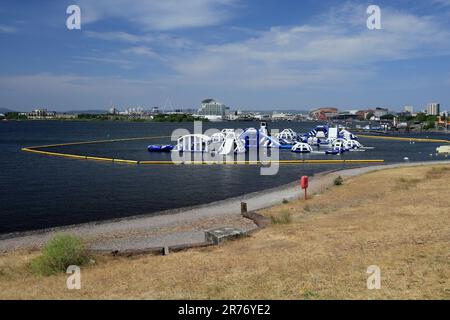 L'Aquapark eau à bord d'un parc activités amusantes sans clients. Juin 2023. Été. cym. Banque D'Images