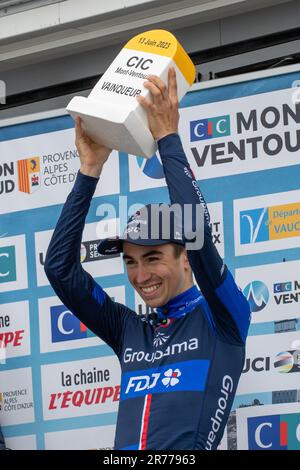 Mont Ventoux, France. 13th juin 2023. Le jeune pilote français Lenny Martinez (équipe Groupama-fdj) remporte le défi du Mont Ventoux 2023 en remportant la victoire au sommet du Mont Ventoux. Le défi Mont Ventoux 2023 est une course d'une journée à 1910 mètres de distance. (Photo de Laurent Coust/SOPA Images/Sipa USA) crédit: SIPA USA/Alay Live News Banque D'Images