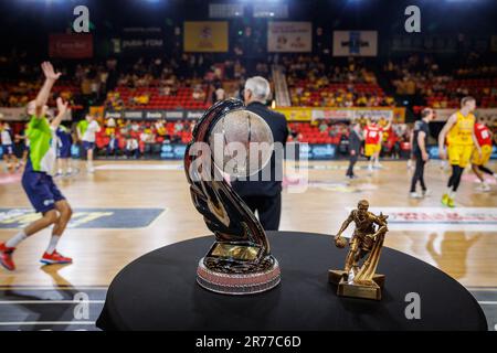 Ostende, Belgique. 13th juin 2023. L'illustration montre le trophée lors d'un match de basket-ball entre la Colombie-Britannique Oostende et l'équipe néerlandaise ZZ Leiden, le mardi 13 juin 2023 à Oostende, le troisième et dernier match dans la meilleure des trois finales du championnat de basket 'BNXT League'. BELGA PHOTO KURT DESPLENTER crédit: Belga News Agency/Alay Live News Banque D'Images