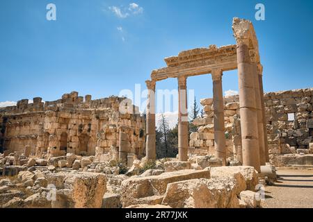 La Grande Cour de l'ancien complexe du temple d'Héliopolis à Baalbek, vallée de Beqaa, Liban. Patrimoine mondial de l'UNESCO Banque D'Images
