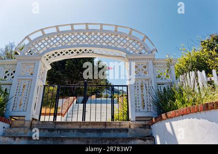 AVALON, CALIFORNIE - 17 novembre 2019 : Avalon est une communauté de villégiature avec le front de mer dominé par des entreprises axées sur le tourisme sur Santa Catalina is Banque D'Images