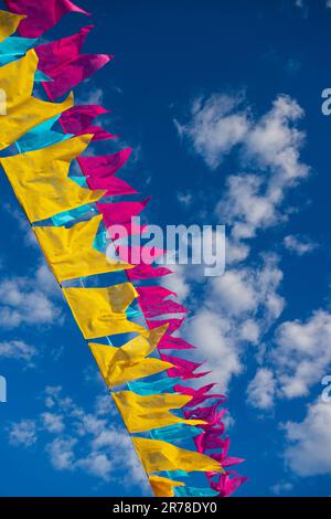 drapeaux colorés des fêtes de juin (fêtes juninas ou fête de saint john) Banque D'Images