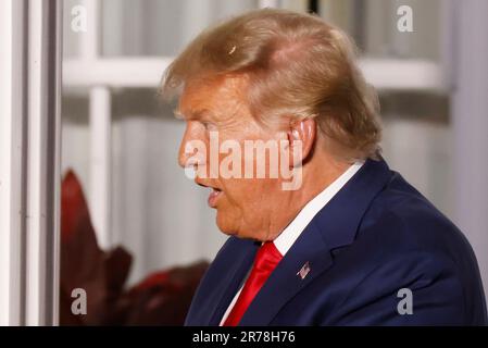 New York, États-Unis. 13th juin 2023. L'ancien président Donald Trump s'est prononcé au club de golf national de Trump de Bedminster, après avoir comparu plus tôt dans la journée au palais de justice fédéral de Miami, devant 37 accusations fédérales portant sur le traitement de documents classifiés, mardi, 13 juin 2023, à Bedminster, dans le New Jersey. Trump plaide aujourd'hui non coupable de 37 accusations liées à une mauvaise manipulation présumée de documents classifiés. Photo de John Angelillo/UPI crédit: UPI/Alay Live News Banque D'Images