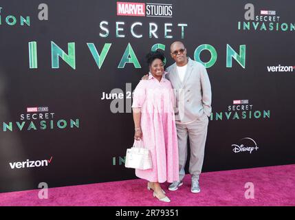 Los Angeles, États-Unis. 13th juin 2023. (G-D) Latanya Richardson et Samuel L. Jackson arrivent à l'événement SECRET de LANCEMENT DE L'INVASION des studios Marvel qui s'est tenu au théâtre El Capitan à Hollywood, CA, le mardi, ?13 juin 2023. (Photo par Sthanlee B. Mirador/Sipa USA) crédit: SIPA USA/Alay Live News Banque D'Images