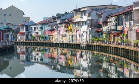 Les rues pittoresques et historiques situées le long de la rivière Malacca dans la ville de Malacca, en Malaisie Banque D'Images