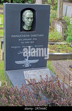 Tombe de Manuchehr Sabetian, chirurgien-conseil iranien, enterrée dans le cimetière de Highgate, Londres, Swain's Lane, N6 6PJ Banque D'Images