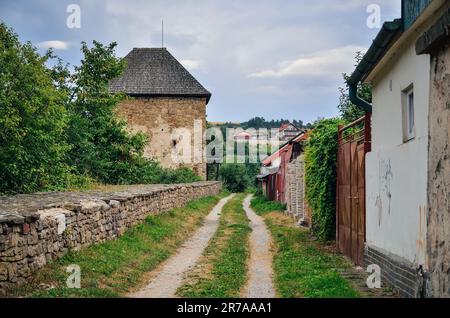 Levoca, Slovaquie - 18 août 2015: Vieux murs et bâtiments dans la ville de Levoca, Slovaquie. Banque D'Images