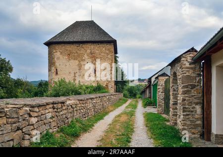 Levoca, Slovaquie - 18 août 2015: Vieux murs et bâtiments dans la ville de Levoca, Slovaquie. Banque D'Images