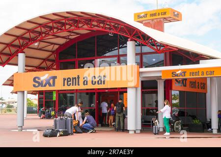 Sixt car louent point de vente et comptoir clients, à l'aéroport de Faro, Algarve, Portugal Banque D'Images