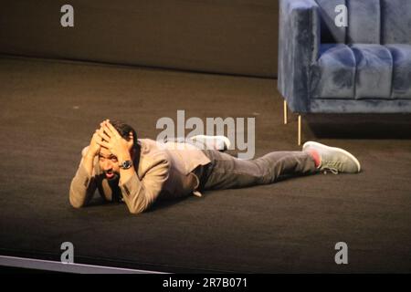 BMCC Theatre, 199 Chambers St, Manhattan, NY 10007, États-Unis. En rejoignant l'hôte Rosie Perez, l'auteur-compositeur et acteur de Broadway Lin-Manuel Miranda, apparaît sur scène au Tribeca film Festival 2023, pour une discussion sincère sur les conteurs. Crédit : ©Julia Mineeva/EGBN TV News/Alay Live News Banque D'Images