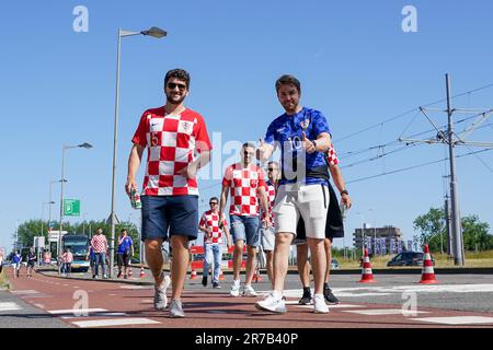 Rotterdam, pays-Bas. 14th juin 2023. ROTTERDAM, PAYS-BAS - JUIN 14: Les fans et les supporters de la Croatie sont vus avant le match semi-inal de la Ligue des Nations de l'UEFA 2022/23 entre les pays-Bas et la Croatie au de Kuip on 14 juin 2023 à Rotterdam, pays-Bas (photo par Joris Verwijst/BSR Agency) crédit: BSR Agency/Alay Live News Banque D'Images