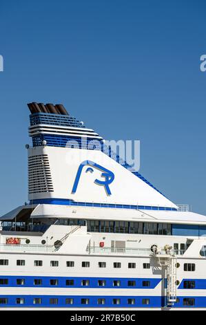 Une vue portrait du célèbre logo du sceau sur l'entonnoir du ferry Silja Line Silja Serenade. Banque D'Images