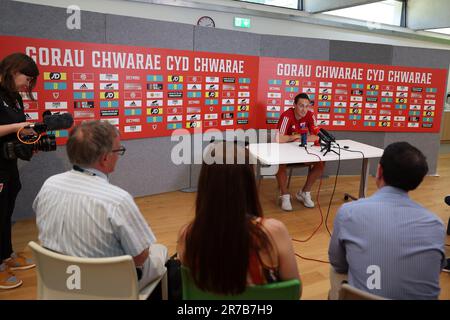 Cardiff, Royaume-Uni. 14th juin 2023. Connor Roberts, du pays de Galles, parle aux médias. Wales football team Player Media session en prévision des prochains qualificatifs de l'Euro 2024 au Musée national d'histoire de St.Fagan à Cardiff, au sud du pays de Galles, le mercredi 14th juin 2023. Photo par Andrew Orchard/Andrew Orchard sports photographie/Alamy Live News crédit: Andrew Orchard sports photographie/Alamy Live News Banque D'Images