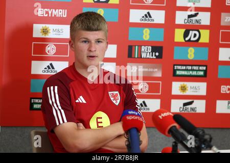 Cardiff, Royaume-Uni. 14th juin 2023. Jordan James, du pays de Galles, parle aux médias. Wales football team Player Media session en prévision des prochains qualificatifs de l'Euro 2024 au Musée national d'histoire de St.Fagan à Cardiff, au sud du pays de Galles, le mercredi 14th juin 2023. Photo par Andrew Orchard/Andrew Orchard sports photographie/Alamy Live News crédit: Andrew Orchard sports photographie/Alamy Live News Banque D'Images