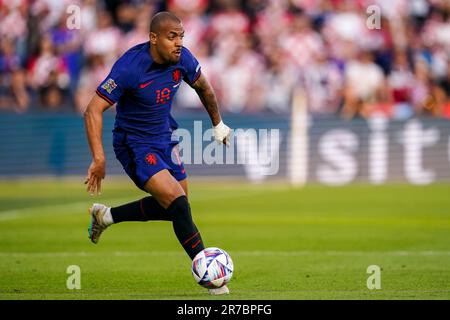 Rotterdam, pays-Bas. 14th juin 2023. ROTTERDAM, PAYS-BAS - JUIN 14: Donyell Malen des pays-Bas dribbles avec le ballon pendant le match semi-inal de la Ligue des Nations de l'UEFA 2022/23 entre les pays-Bas et la Croatie au de Kuip on 14 juin 2023 à Rotterdam, pays-Bas (photo de Joris Verwijst/BSR Agency) crédit: BSR Agency/Alay Live News Banque D'Images