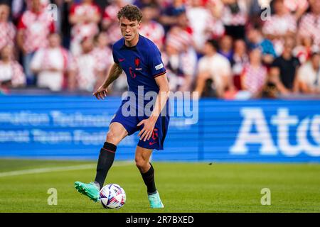 Rotterdam, pays-Bas. 14th juin 2023. ROTTERDAM, PAYS-BAS - JUIN 14: Mat Wieffer des pays-Bas dribbles avec le ballon pendant le match semi-inal de la Ligue des Nations de l'UEFA 2022/23 entre les pays-Bas et la Croatie au de Kuip on 14 juin 2023 à Rotterdam, pays-Bas (photo de Joris Verwijst/BSR Agency) crédit: BSR Agency/Alay Live News Banque D'Images