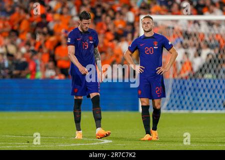 Stadion Feyenoord, pays-Bas. 14th juin 2023. STADION FEYENOORD, PAYS-BAS - JUIN 14 : Wout Weghorst des pays-Bas, Teun Koopmeiners des pays-Bas semble abattu lors du match de demi-finale de l'UEFA Nations League 2023 entre les pays-Bas et la Croatie à Rotterdam sur 14 juin 2023 à Stadion Feyenoord, pays-Bas (photo d'Andre Weening/Orange Pictures) crédit : Orange pics BV/Alay Live News Banque D'Images