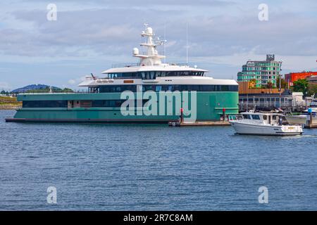 Grand yacht de luxe ANAWA dans le port de Victoria en Colombie-Britannique Canada Banque D'Images