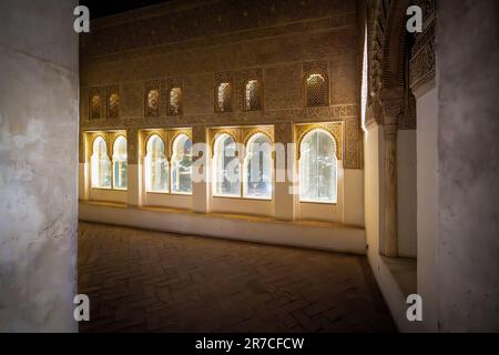 Oratoire de la section Mexicaine aux palais Nasrides de l'Alhambra la nuit - Grenade, Andalousie, Espagne Banque D'Images