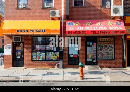 Banh mi Cali, 900 Arch St, Xi'an Sizzling Woks, 902 Arch St, Philadelphie, Pennsylvania, boutique d'un restaurant vietnamien et d'un restaurant chinois Banque D'Images