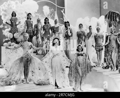 Hollywood, Californie 1941 Une scène des Ziegfeld Girls avec (l-r) Lana Turner, Hedy Lamarr et Judy Garland. Banque D'Images