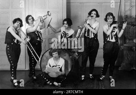 Europe, mars 1926 un groupe de jazz All Woman. Banque D'Images