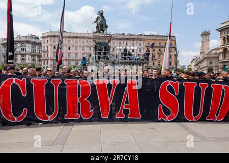 Milan, Italie - 14 juin 2023 : Piazza Duomo avec Curva sud FC. Milan Banque D'Images