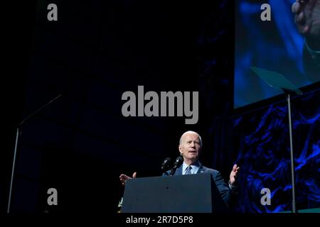 Washington, Vereinigte Staaten. 14th juin 2023. Le président des États-Unis, Joe Biden, s'exprime lors du dîner annuel des électeurs de la Ligue de conservation à l'hymne de Washington, DC, mercredi, 14 juin 2023. Crédit : Bonnie Cash/Pool via CNP/dpa/Alay Live News Banque D'Images