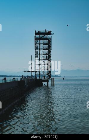 La tour d'observation au-dessus du lac de Constance à Friedrichshafen. Banque D'Images