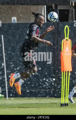 Tubize, Belgique. 15th juin 2023. Michy Batshuayi, de Belgique, photographié lors d'une séance d'entraînement de l'équipe nationale belge de football Red Devils, jeudi 15 juin 2023, au siège de la Royal Belgian football Association RBFA à Tubize, en préparation des matchs contre l'Autriche et l'Estonie plus tard ce mois-ci. BELGA PHOTO BRUNO FAHY crédit: Belga News Agency/Alay Live News Banque D'Images