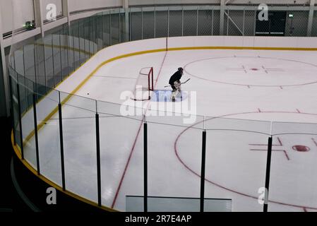 14 juin 2023. Le centre de patinage sur glace Lee Valley est lancé par Robin cousins lors d'un événement qui a vu les équipes locales et les écoles participer. Banque D'Images