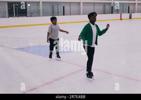 14 juin 2023. Le centre de patinage sur glace Lee Valley est lancé par Robin cousins lors d'un événement qui a vu les équipes locales et les écoles participer. Banque D'Images