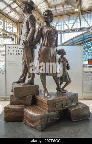 National Windrush Monument par Basil Watson à la gare de Waterloo, Londres Banque D'Images