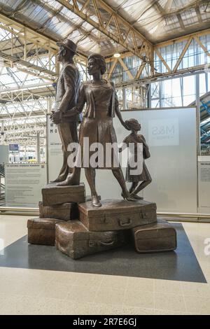 National Windrush Monument par Basil Watson à la gare de Waterloo, Londres Banque D'Images