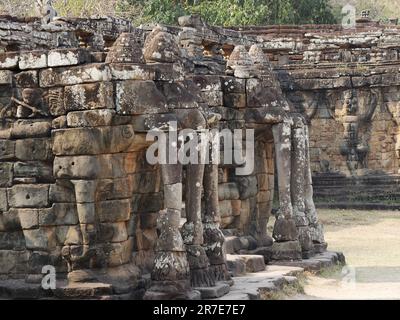 Eléphant bas relief, province de Siem Reap, complexe du Temple d'Angkor classé au patrimoine mondial par l'UNESCO en 1192, Cambodge Banque D'Images