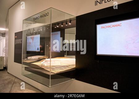 Site musée au complexe archéologique de Pachacamac sur la côte du Pacifique près de Lima, Pérou. Banque D'Images